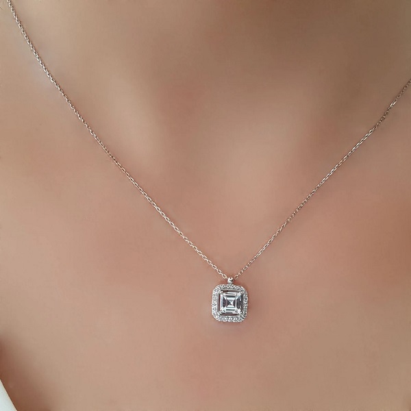Solitaire Diamond Gold Necklace